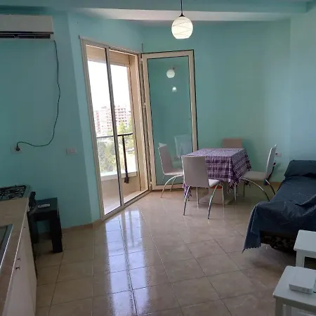 Lungomare House Sea View شقة
